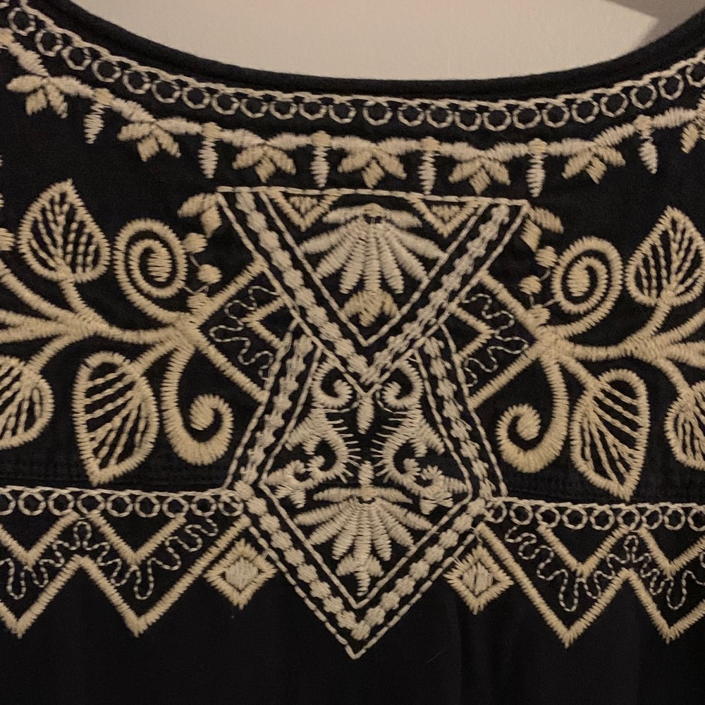 Johnny Was Black Top with Cream Embroidery - Picture 5 of 6